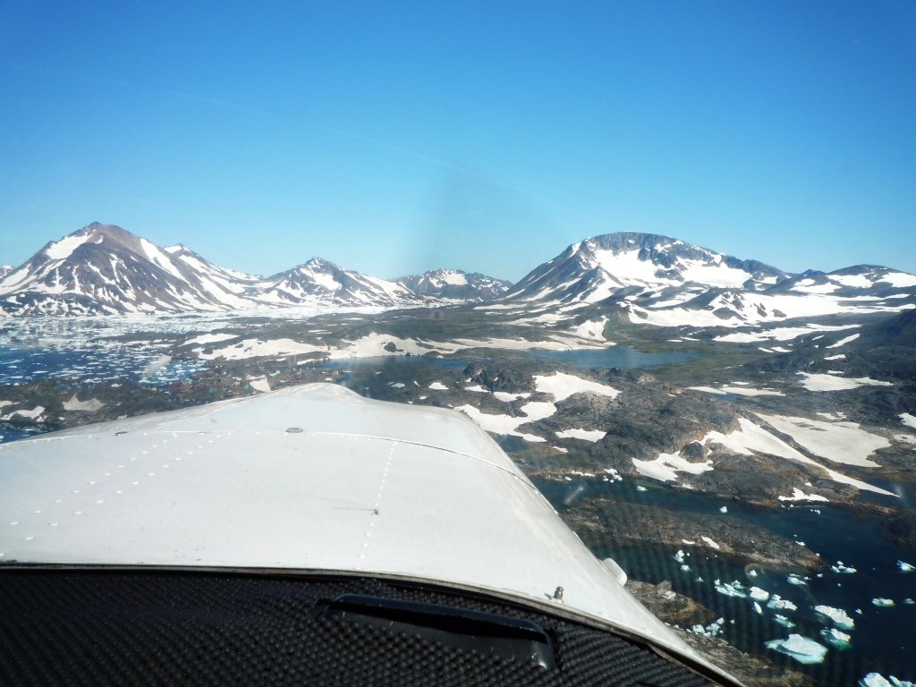 Kulusuk approach - a little closer with runway 11 on the nose